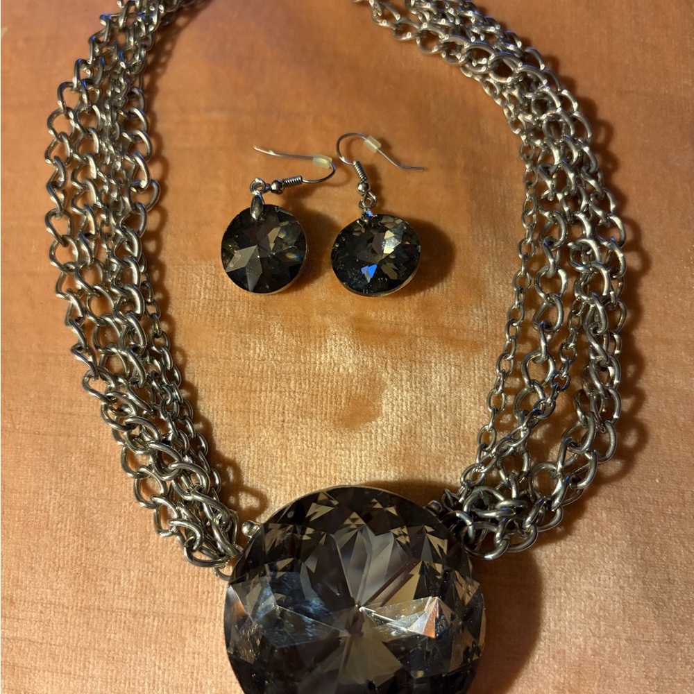 Elegant Silver and Black statement  regent, elegant Jewelry Set